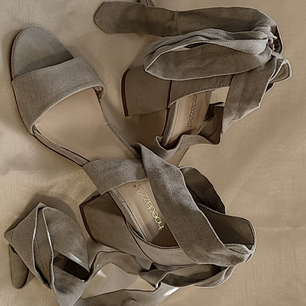 Gray Opened toe sandal
